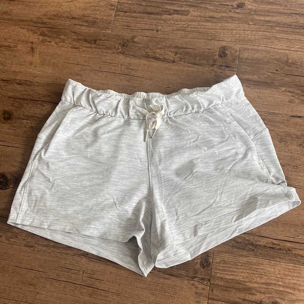 Lululemon On the Fly Short